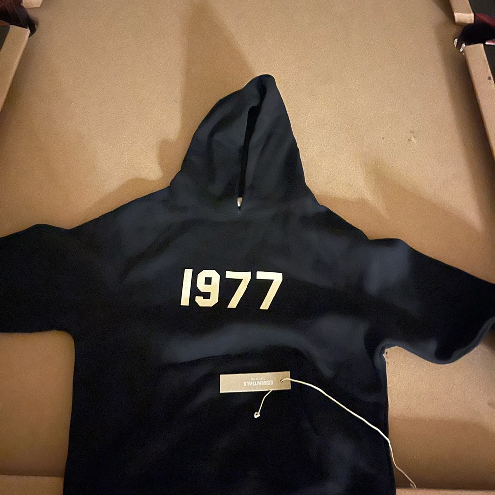 New Essentials 1977 iron’
